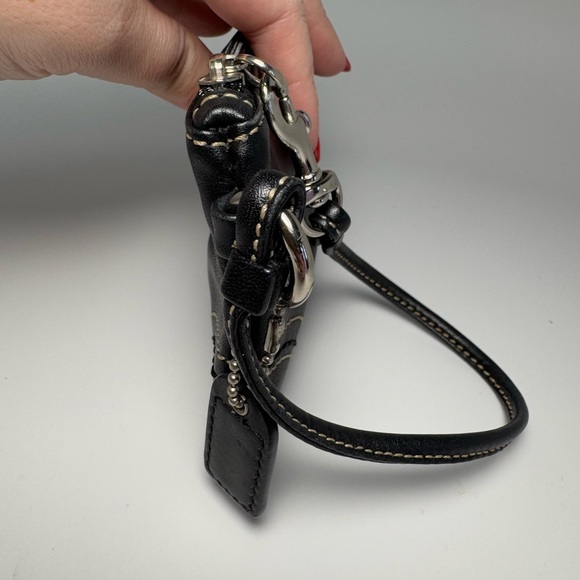 Vintage Coach Wristlet Pouch Black Smooth Leather | Coach Leatherware - Picture 7 of 8